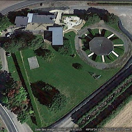 La Jalousie Hotell Saint-Aignan-de-Cramesnil Eksteriør bilde