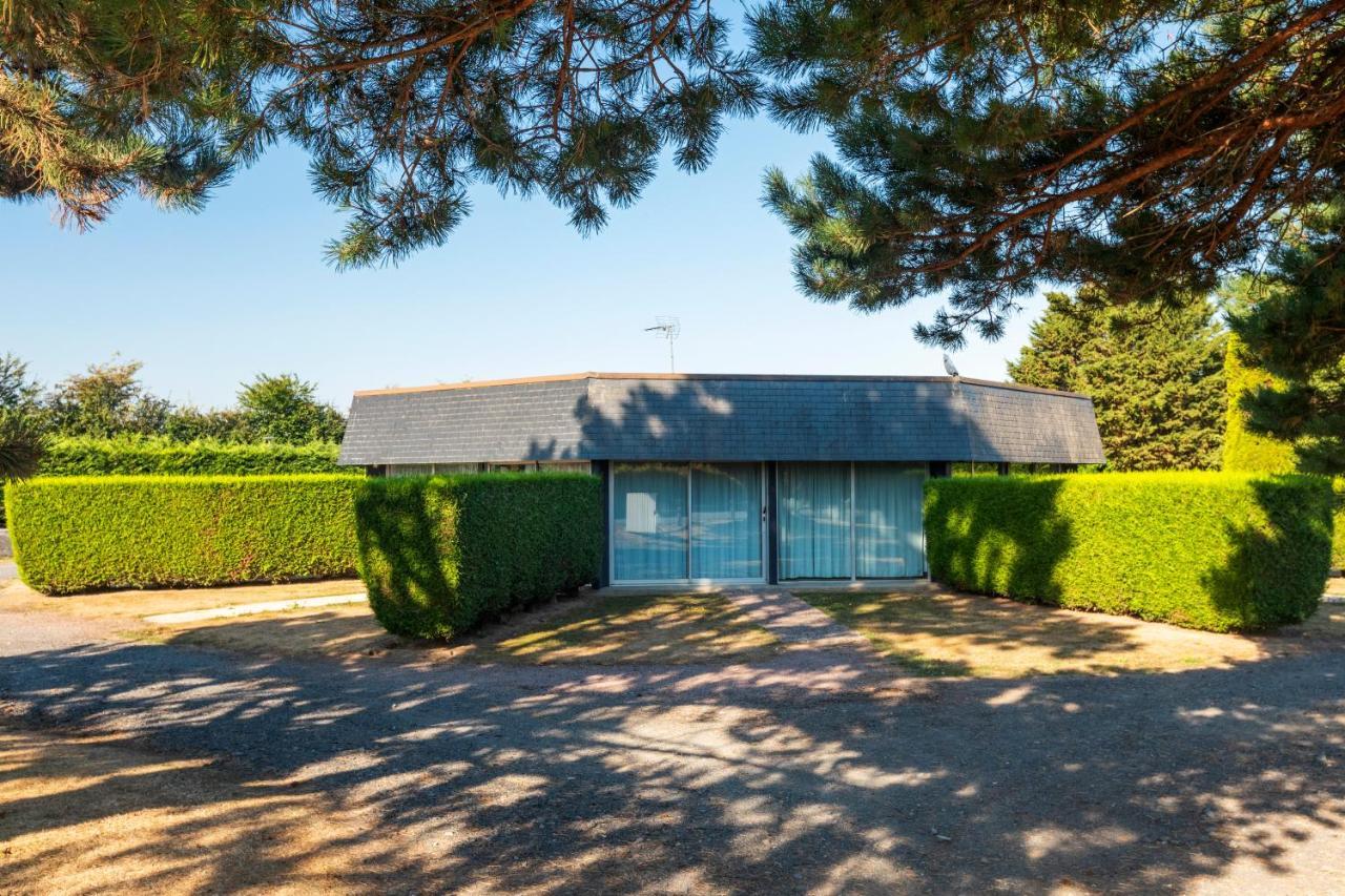La Jalousie Hotell Saint-Aignan-de-Cramesnil Eksteriør bilde